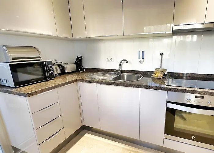 Two Bedroom On The Second Line Of The In Marbella. דירה *