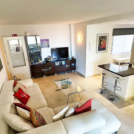 Apartmán Two Bedroom On The Second Line Of The In Marbella. Marbella