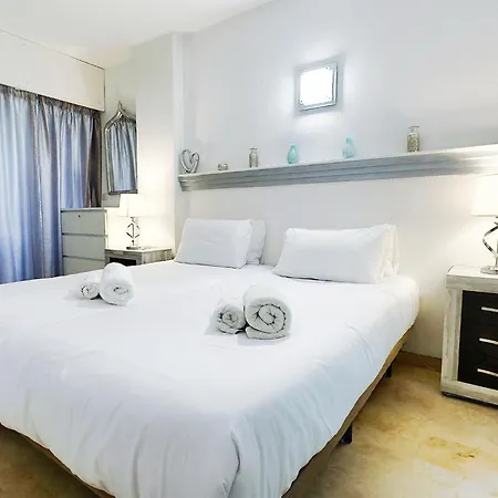 Apartmán Two Bedroom On The Second Line Of The In Marbella. Marbella