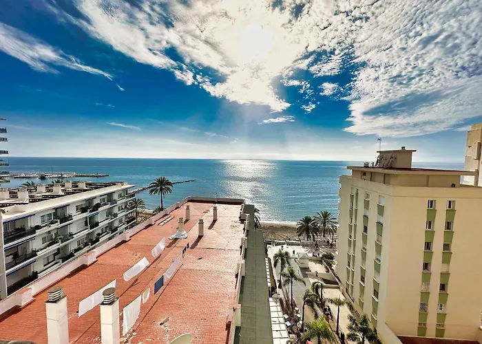 公寓 Two Bedroom On The Second Line Of The In Marbella. 马尔韦利亚