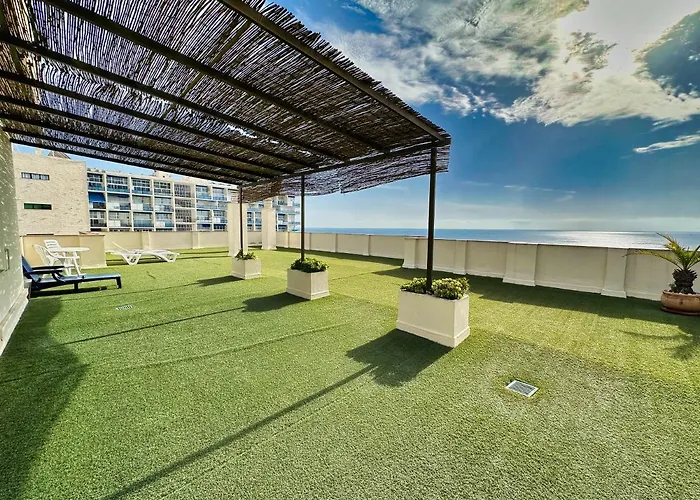 公寓 Two Bedroom On The Second Line Of The In Marbella. *