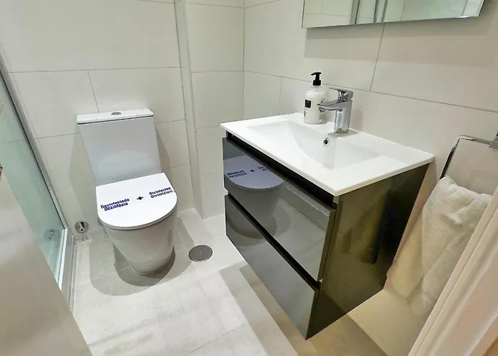 アパート Two Bedroom On The Second Line Of The In Marbella. マルベーリャ