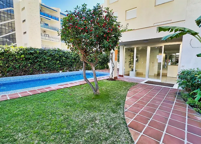 アパート Two Bedroom On The Second Line Of The In Marbella. マルベーリャ