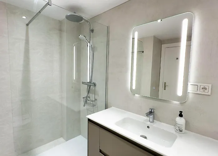 Two Bedroom On The Second Line Of The In Marbella. Apartament *