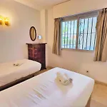Appartement Two Bedroom On The Second Line Of The In Marbella.