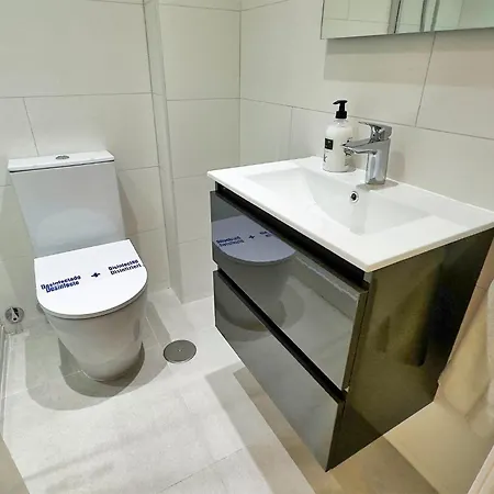 Апартаменти Two Bedroom On The Second Line Of The In Marbella. Марбелья